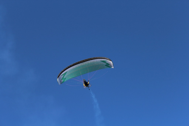 Hang gliders in action - Photo, Image
