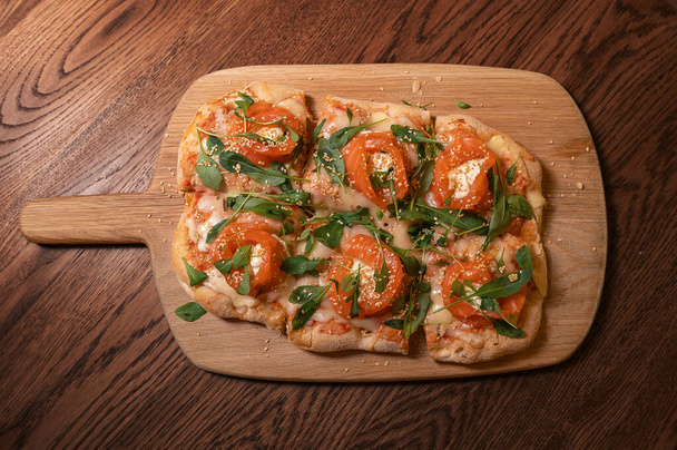 Pizza romana con salmón - Foto, Imagen