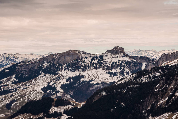Swiss mountain Hoher Kasten- monumental rock formations in the Alps in the heart of Europe - Fotoğraf, Görsel