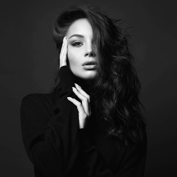 Beautiful sensual young woman. beauty black and white portrait of brunette girl - 写真・画像
