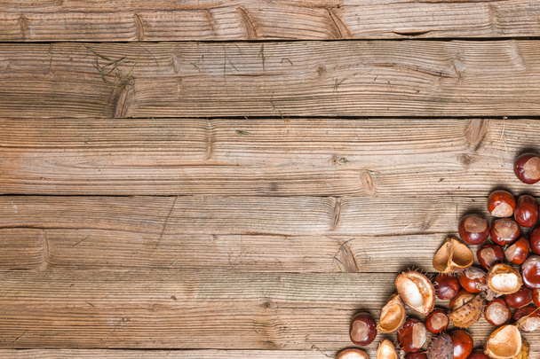 Chestnuts on a table - Foto, imagen
