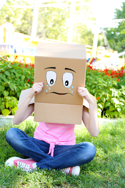 Woman with cardboard box - Foto, Imagem