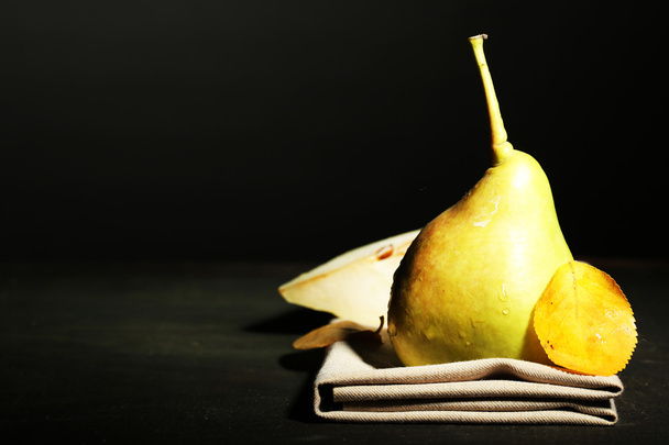 Ripe tasty pears - Foto, Imagen