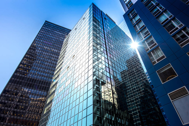 Vue du centre-ville de New York, États-Unis. Gratte-ciels fabriqués dans un style moderne - Photo, image