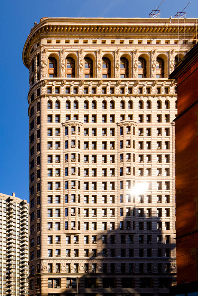 Vista cercana de la fachada del Edificio Flatiron en el centro de Nueva York, EE.UU. - Foto, imagen