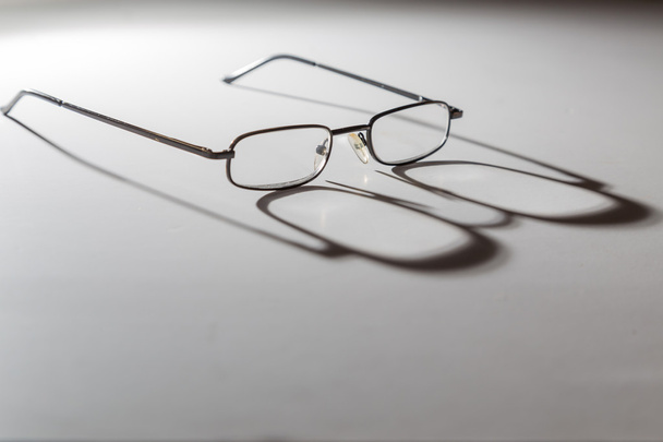lunettes et ombres
 - Photo, image