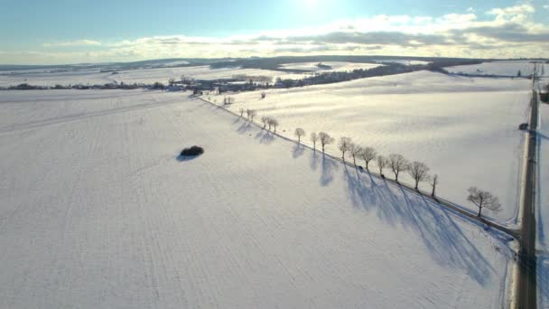 spokojna przejażdżka po śnieżnym krajobrazie od Svitavy do Vendol - Materiał filmowy, wideo