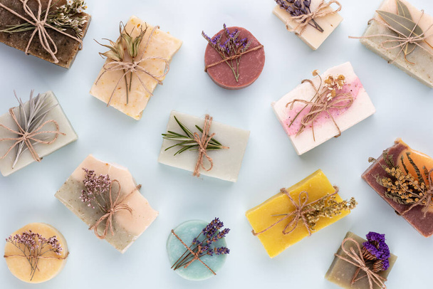 Natural handmade soap. Organic soap bars with plants extracts. - Foto, Bild