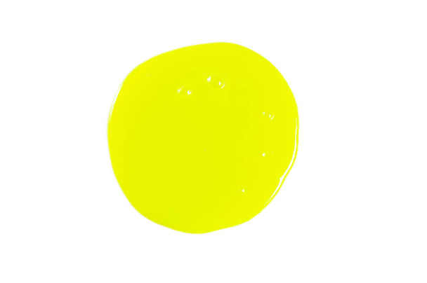 melma gialla con bolle sulla superficie isolata su fondo bianco - Foto, immagini