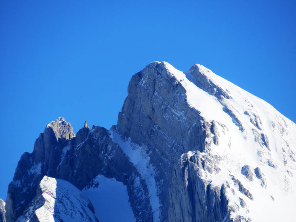 Alpstein dağ sırasındaki Wildhuser Schofberg (veya Wildhuser Schafberg, 2373 m) tepesinde ve Appenzell Alps massif, Alt St. Johann - İsviçre 'deki St. Gallen Kantonu (Schweiz) - Fotoğraf, Görsel