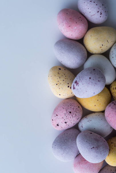 Mini ovos de Páscoa coloridos - Foto, Imagem