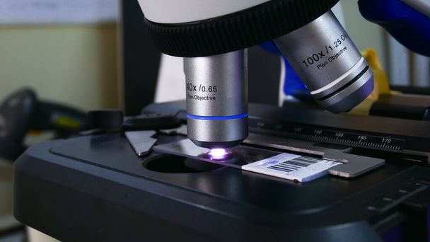 Close up microscope in laboratory. - Zdjęcie, obraz