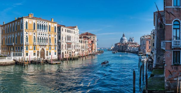 2月16 2019 -ヴェネツィア、イタリア:カーニバル中のヴェネツィア - 写真・画像