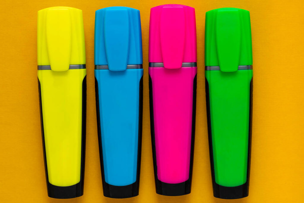 Colored markers. Highlighters. Felt-tip pens. marker pen set  - Фото, изображение