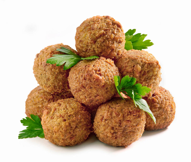 hopen organische gebakken falafelballen geïsoleerd op witte achtergrond, halafel - Foto, afbeelding