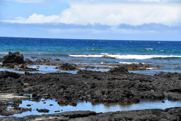 Рыболовные пруды в Национальном историческом парке Калоко-Гонокохау в Кайлуа-Коне на Большом острове на Гавайях - Фото, изображение