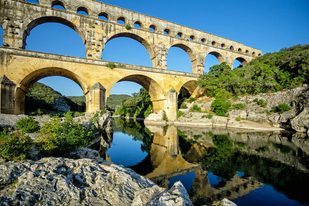 Υδραγωγείο Pont du Gard - Φωτογραφία, εικόνα