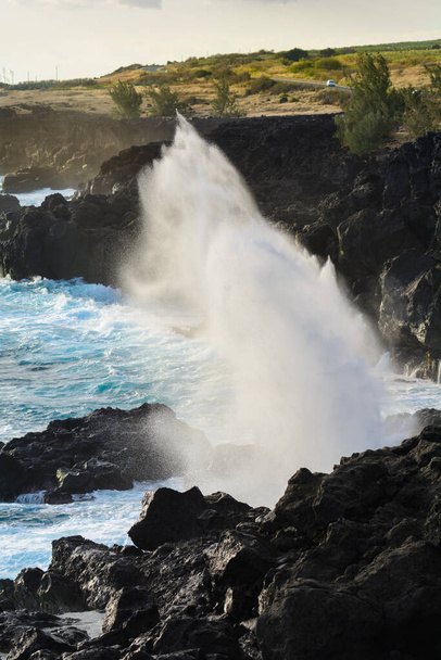 Le Souffleur lub naturalne Gejzer w Reunion Island w pobliżu miasta Saint Leu - Zdjęcie, obraz