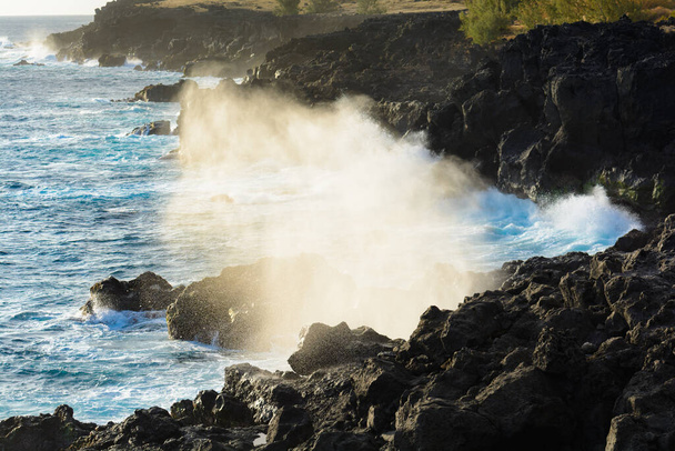 Le Souffleur lub naturalne Gejzer w Reunion Island w pobliżu miasta Saint Leu - Zdjęcie, obraz