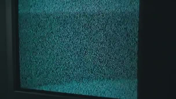Dişi El Dalgalı Eski TV Ekranına Dokunuyor - Video, Çekim