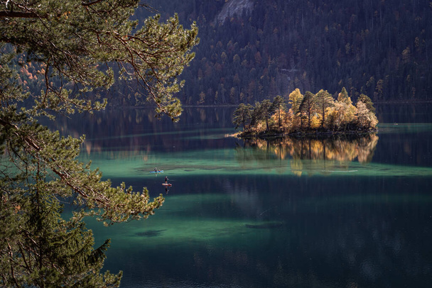 beautiful lake in the mountains - Foto, immagini