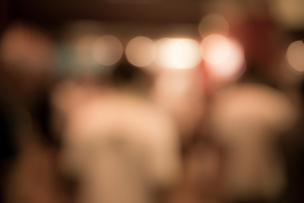 Размытие толпы людей со светом
 - Фото, изображение