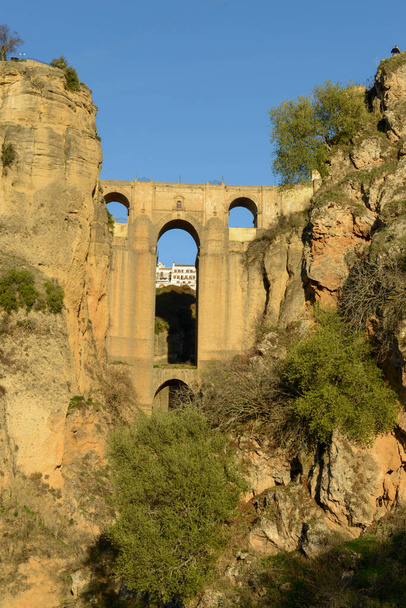 Widok na stary most Ronda na Andaluzji w Hiszpanii - Zdjęcie, obraz