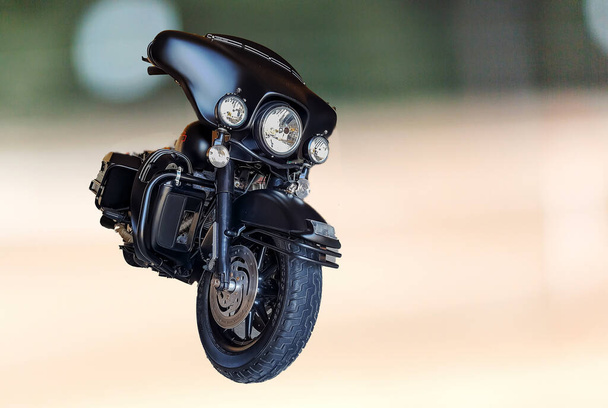 Erős gyönyörű Harley motorkerékpár. Harley Davidson, az út királya, fekete.. - Fotó, kép