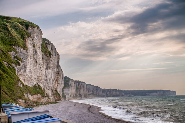Fecamp rantaviiva ja kalliot, Normandiassa - Valokuva, kuva