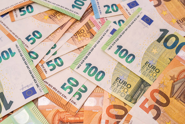 kolorowe banknoty euro, widok z góry. tło finansowe - Zdjęcie, obraz