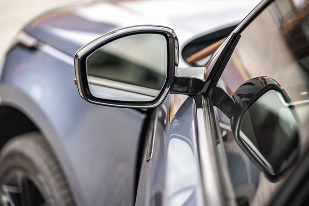 Side car mirror close-up. Details of the business car - Foto, Bild