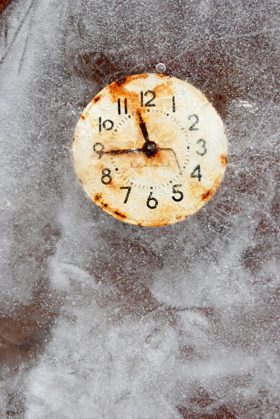 Time is short - time symbol in ice - Photo, Image