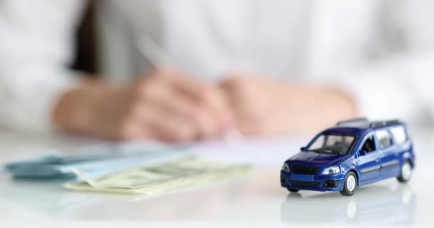Gépjármű vagy biztosítás vásárlására vonatkozó dokumentumok nyilvántartásba vétele - Felvétel, videó