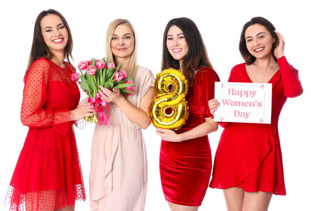 Gyönyörű nők, virágok és lufi alakú alak 8 fehér háttér. Nemzetközi nőnapi ünneplés - Fotó, kép