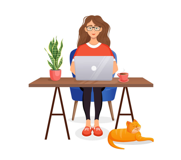 Γυναίκα κάθεται σε ένα τραπέζι, εργάζεται στο σπίτι σε έναν υπολογιστή. Απομακρυσμένη δουλειά, ελεύθερος επαγγελματίας, γραφείο στο σπίτι, προγραμματισμός, εκπαίδευση. Άνετο εσωτερικό εργασίας με μια γάτα. Εικονογράφηση διανύσματος - Διάνυσμα, εικόνα