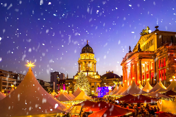 Berlín, Gendarmenmarkt, Mercado de Navidad  - Foto, Imagen