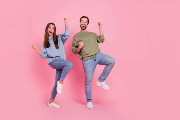 Full length photo of attractive lady handsome man delighted success achieve isolated on pink color background - Φωτογραφία, εικόνα