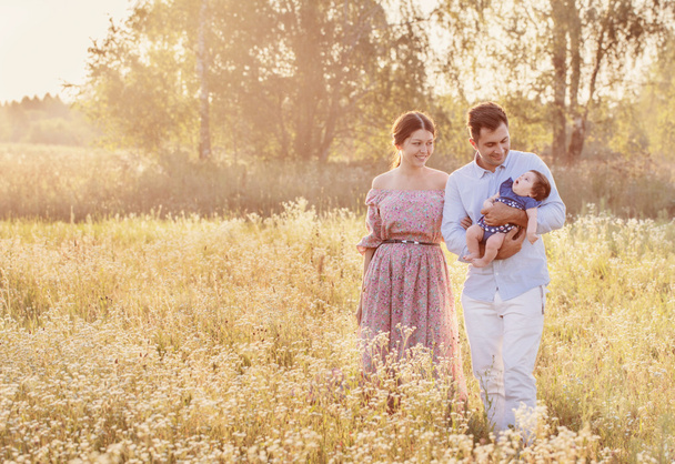 happy family outdoor - Valokuva, kuva