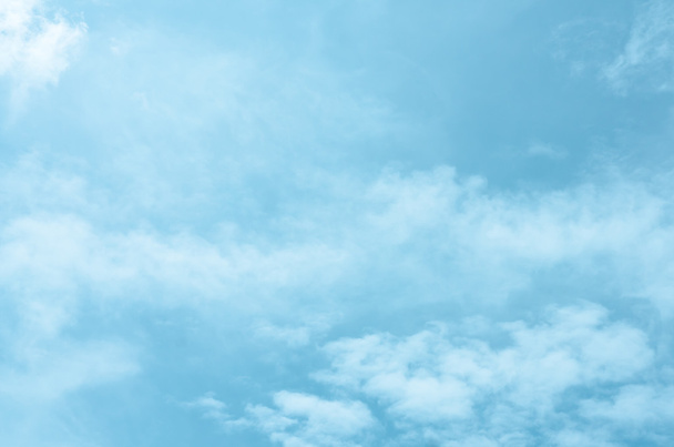 Ciel bleu avec soleil et nuage
 - Photo, image