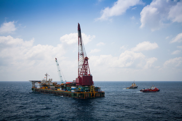 Körfez ve deniz deniz ağır kaldırma yükleme yaparken offshore, Vinç mavna platform yükleme büyük vinç gemi çalıştığı - Fotoğraf, Görsel