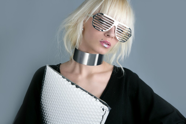 Blonde fashion fuuristic businesswoman silver glasses - Фото, зображення
