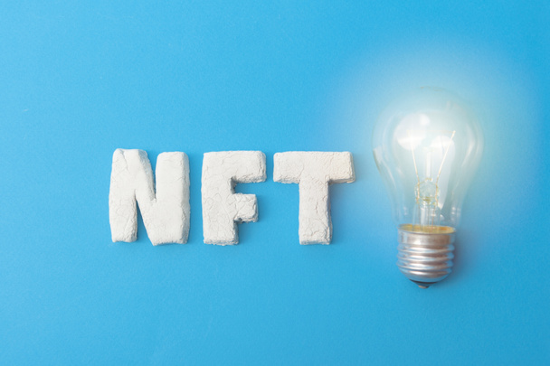 Pomysł NFT. Kreatywność i innowacyjne klucze do sukcesu. - Zdjęcie, obraz