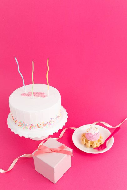 cake and gift box, love anniversary birthday event background - Photo, image