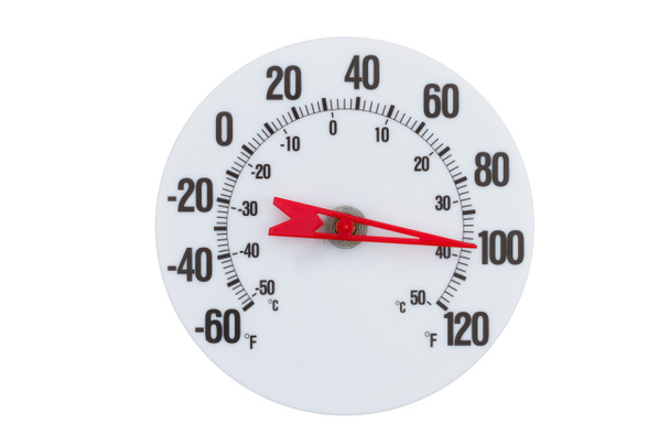 Teploměr na sto stupních Celsia izolovaný na bílo pro vaši letní nebo horkou zprávu - Fotografie, Obrázek