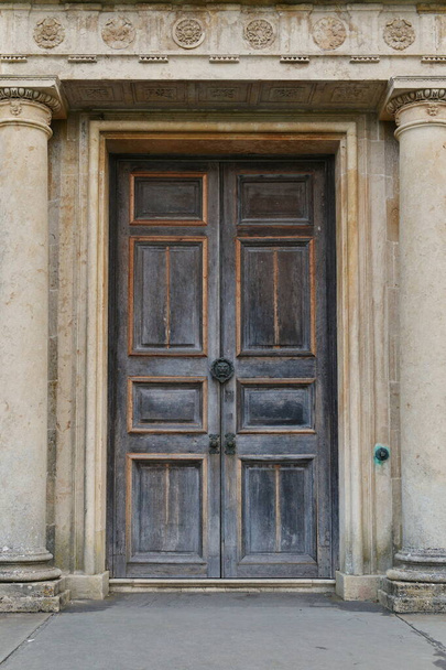 Porte d'ingresso di una bella casa di città di epoca georgiana - Foto, immagini