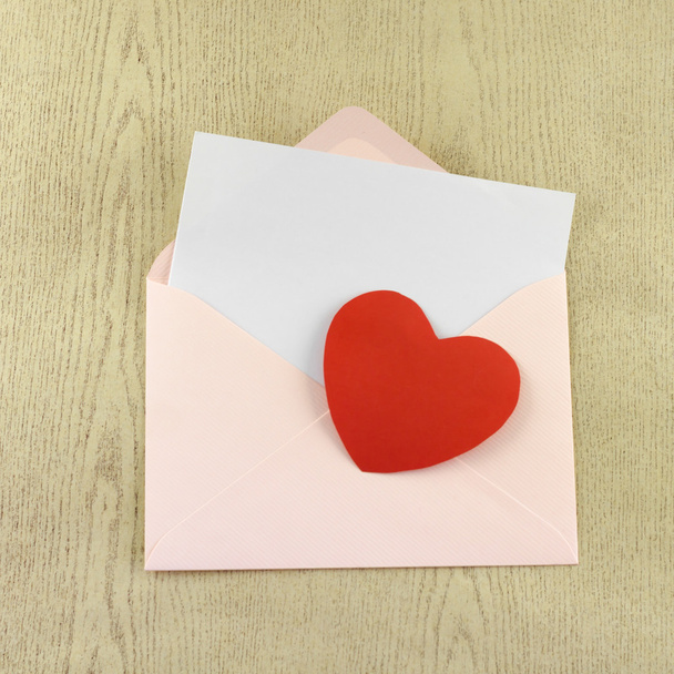 red heart with pink envelope - Fotografie, Obrázek