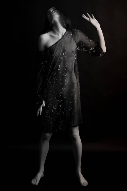 Female Professional Dancer, Black And White Art Photo - Foto, imagen