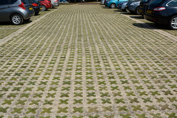 Zona de aparcamiento
 - Foto, Imagen