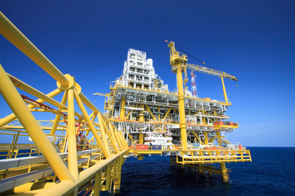 Plateforme de production de l'industrie pétrolière et gazière en mer, L'énergie du monde, Plateforme de construction dans la mer
. - Photo, image