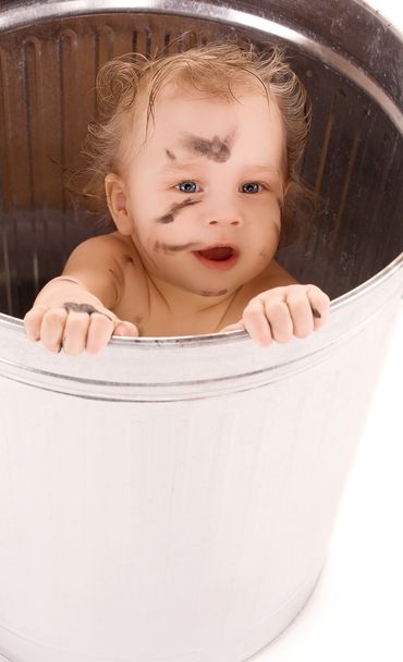 Baby in trash can - Valokuva, kuva